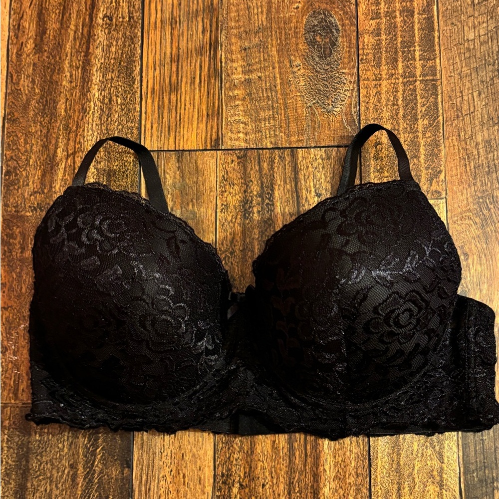 Black 40D bra never worn